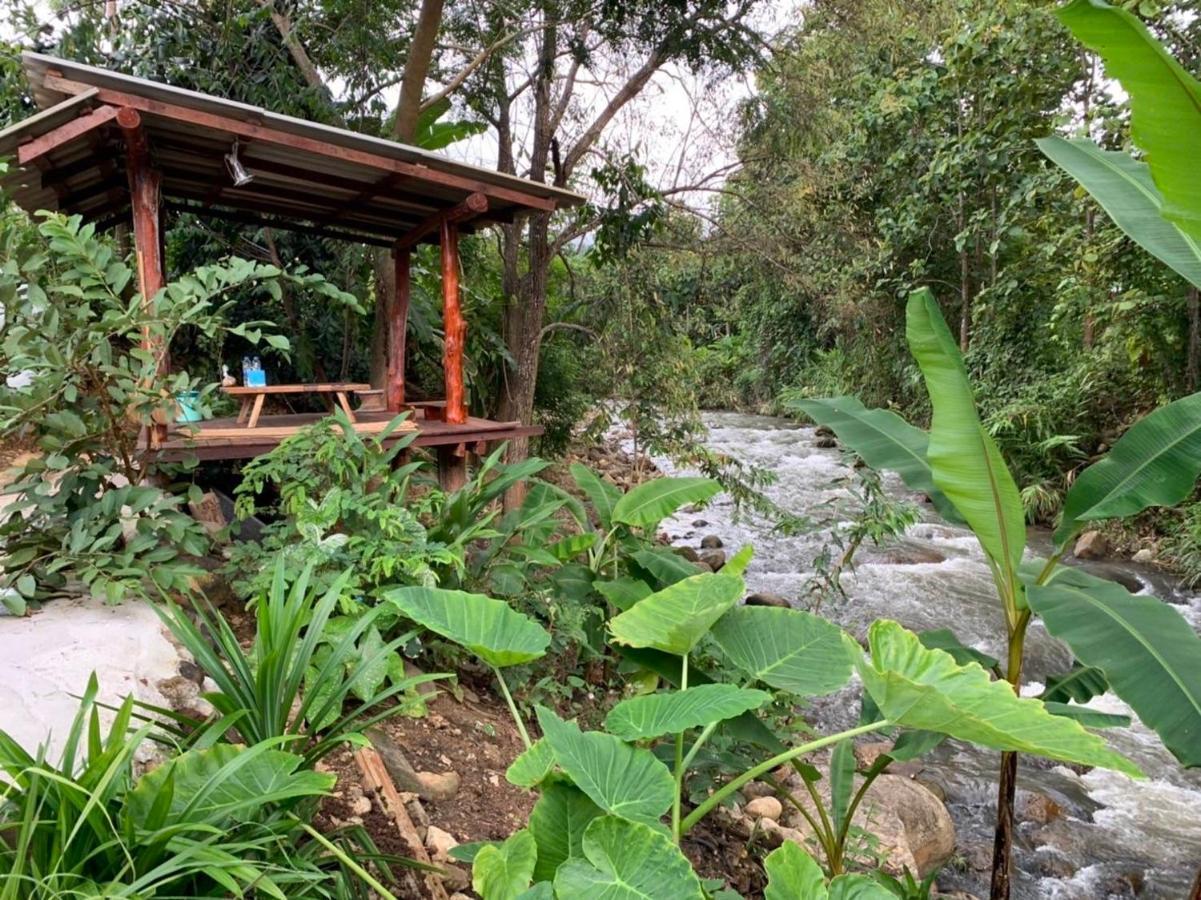 Huean Him Pan Homestay เฮือนฮิมปานโฮมสเตย์ Ban Mae Pan Exteriör bild